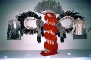 2-costumes
